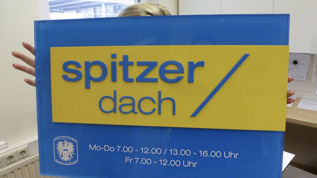 spitzer-dach-schild